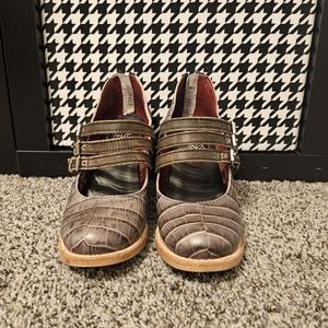 Freebird by Steven - Ramsay in Stone Croco Size 5